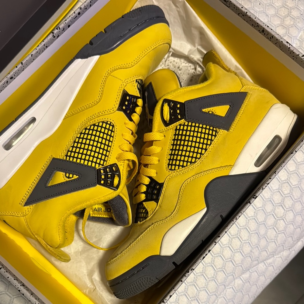 Air Jordan 4